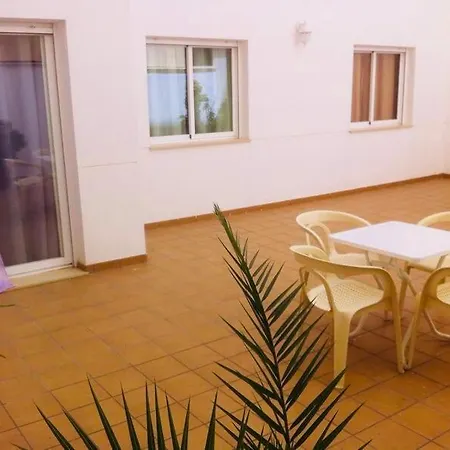 Lejlighed Situado En El Centro Con 3 Habitaciones, Dispone De Aire Acondicionado Y Wifi A 150m De La Playa Y El Castillo *