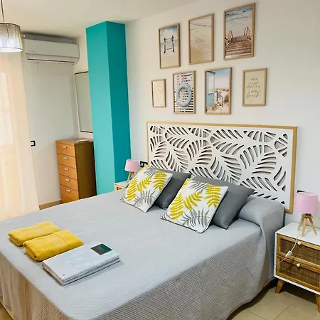 Lejlighed Situado En El Centro Con 3 Habitaciones, Dispone De Aire Acondicionado Y Wifi A 150m De La Playa Y El Castillo *