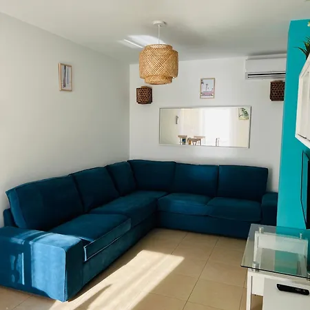 Situado En El Centro Con 3 Habitaciones, Dispone De Aire Acondicionado Y Wifi A 150m De La Playa Y El Castillo *